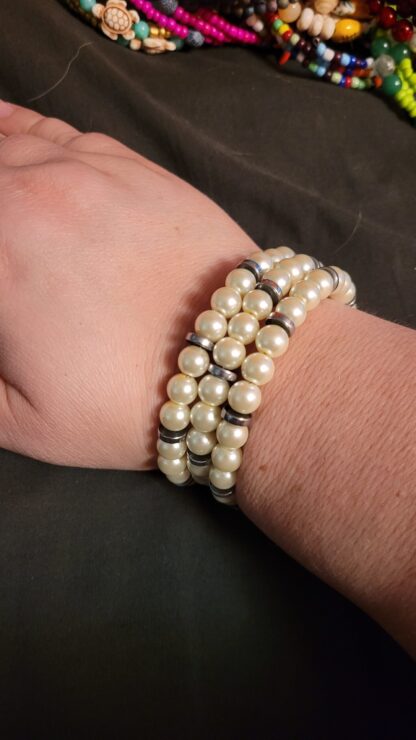 Beaded Memory Wire Bracelet Glass Pearls Hematite Classic Feminine - Image 3
