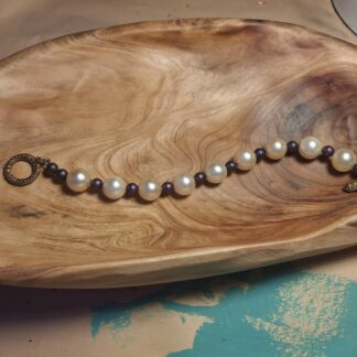 Glass Pearl Bracelet with Iridescent Violet Beads